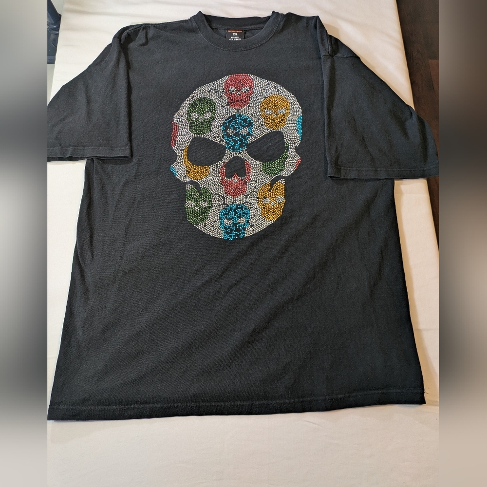 Red and Black Short Sleeve Metallic Skull Rhinestone Style Tee